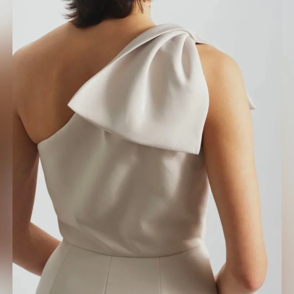 Amsale Cream One-Shoulder Dress